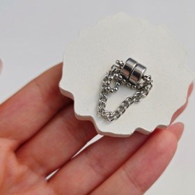 تصویر پیرسینگ فیک مگنتی 