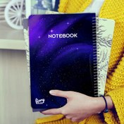 تصویر دفتر مشق 100 برگ مستر راد مدل کهکشانی طرح تحصیلی بنفش تیره 