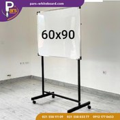 تصویر تخته وایت برد پایه دار کوچک با ابعاد 60x90 
