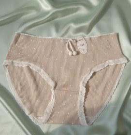 تصویر شورت نخی عروسکی 