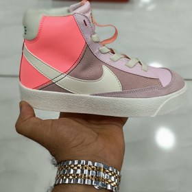 تصویر کتونی بچه گانه نایک بلیزر ۷۷ ساقدار صورتی Nike Blazer high 77 