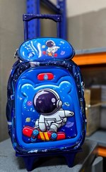 تصویر کیف چرخدار فضانورد 