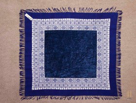 تصویر رومیزی چاپ قلمکار اصفهان (100 * 100) ترکیب پارچه مخمل و پارچه نخی چاپ قلمکار ( لاجوردی )