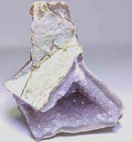 تصویر ژئود آمیتیست چهار گوش 