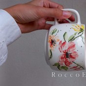 تصویر ماگ سرامیکی دستساز طرح گل نیلوفر Handmade ceramic mug flower design