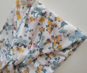 تصویر هدبند نخی گلدار 