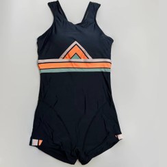 تصویر مایو یکسره کاپدار جکدار نیم پا اسپرت 