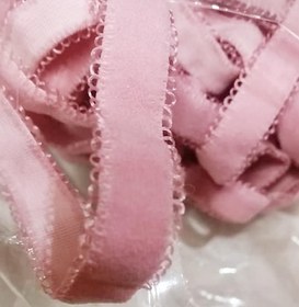 تصویر کش لبه صورتی 