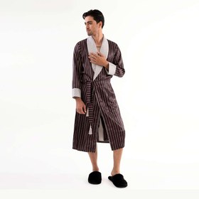 تصویر روبدوشامبر کلاسیک دیپلمات 