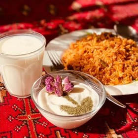 تصویر دوغ محلی ارگانیک تازه 