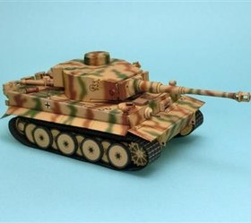 تصویر کیت ماکت مقوایی تانک Tiger 1 همراه استتار 