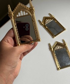 تصویر آیینه نفاق انگیز 