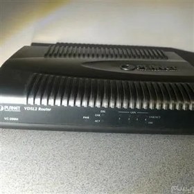 تصویر یک جفت مودم VDSL 2Router planet 