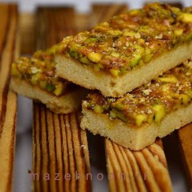 تصویر شیرینی عسلی پسته ای 