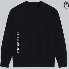 تصویر پلیور مردانه مشکی با لوگوی عمودی 