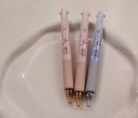 تصویر خودکار ۴ رنگ شکوفه‌ بهاری 