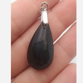 تصویر گردن آویز سنگ یشم تیره 