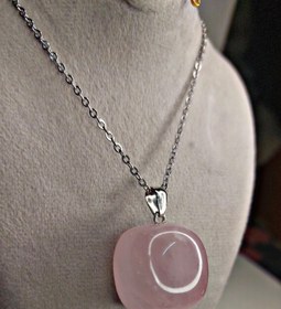 تصویر گردنبند سنگ رزکوارتز Rose Quartz