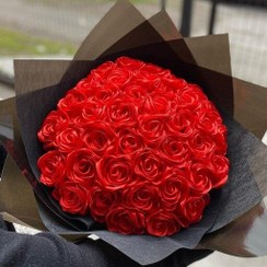 تصویر دسته گل رز روبانی قرمز 50 عددی با امکان تغییر رنگ کاغذ - هدیه خاص و ماندگار 
