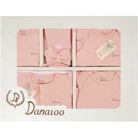 تصویر ست لباس نوزده تکه بیمارستانی نوزاد دخترانه طرح آکاردئون صورتی دانالو Danaloo Danaloo Pink Accordion 19-Piece Baby Girl Hospital Clothing Set