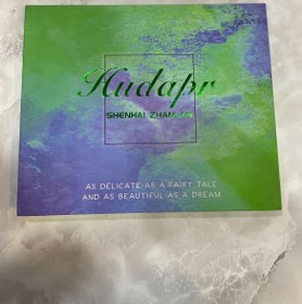 تصویر سایه چشم 48 عددی مات و‌شاین به همراه گلیتر HUDA PRO HUDA PRO