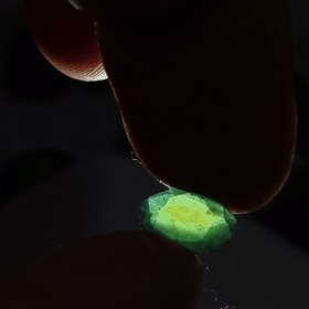 تصویر نگین یشم (الماس تراش) ریز 