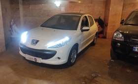 تصویر پژو 207 مدل 1403 ا اتوماتیک سقف شیشه ای - ESP ارتقا یافته اتوماتیک سقف شیشه ای - ESP ارتقا یافته