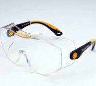 تصویر عینک ایمنی Canasafe 20400 یک عینک محافظ چشم صنعتی است که از چشم‌ها در برابر خطراتی مانند: پرتاب ذرات فلزی گرد و غبار صنعتی پاشش مواد شیمیایی سبک نور و تابش مضر محیط کار 