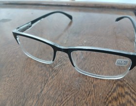 تصویر عینک مطالعه 