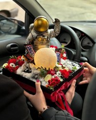 تصویر گل و بادکنک رز شاخه‌ای ولنتاین در گلفروشی کوهک 