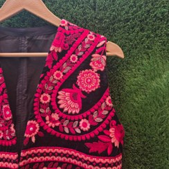 تصویر جلیقه مخمل یلدایی 