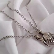 تصویر گردنبند مگنتی دوستی طرح دست همراه با جعبه 