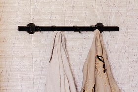 تصویر آویز لباس دیواری 