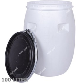 تصویر بشکه پلاستیکی صنعتی 100 لیتری سفید با کمربند فلزی 100 liter white industrial plastic barrel with metal belt