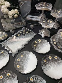 تصویر سرویس ظروف پذیرایی رزینی سفید نقره ای بابونه طرح لوتوس 