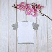 تصویر تیشرت نوزادی سفید طوسی ساده – صفر تا سه ماه 