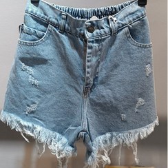تصویر شورتک جین ریش ریش 