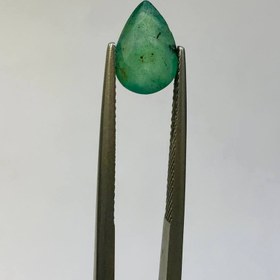 تصویر نگین زمرد زامبیا سایز 8*11 میلی‌متر 