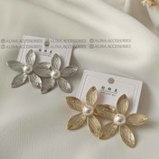 تصویر گوشواره فشن طرح گل رنگ نقره ای 