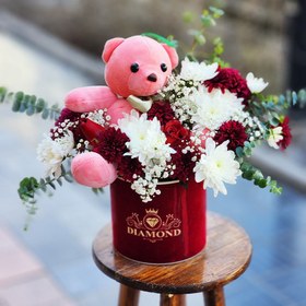 تصویر باکس گل داوودی با عروسک 