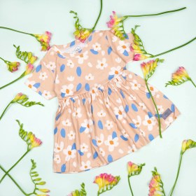 تصویر پیراهن بهاری بچگانه طرح گل و آلبالو – نخی، لطیف و باکیفیت 