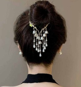 تصویر گیره گوجه‌ای شکوفه 