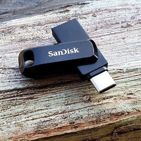 تصویر فلش مموری سندیسک مدل Sandisk OTG Type C USB3.1 با دو رابط Type‑C و USB‑A و سرعت فوق‌العاده بالا 