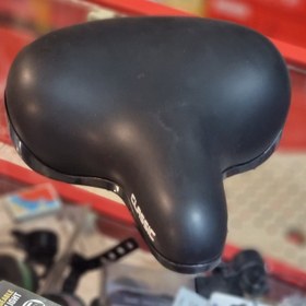 تصویر زین پهن کلاسیک دوچرخه Wide classic bicycle saddle