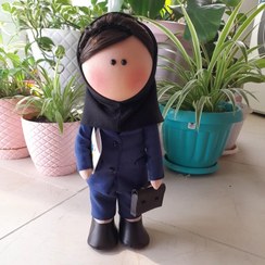 تصویر عروسک روسی خانم معلم در سه رنگ قابل اجراست ارتفاع 30 سانتیمتر 