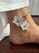 تصویر پابند زنانه طرح Pearl flower رنگ سفید طلایی 