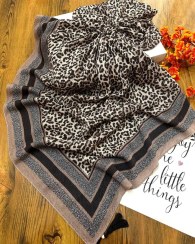 تصویر روسری پلیسه پلنگی پاییزه ۲۰۲۶ 