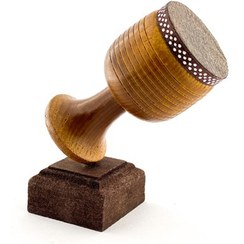 تصویر ماکت مینیاتوری چوبی ساز تنبک | دکوری هنری و سنتی برای علاقه‌مندان موسیقی ایرانی 