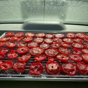 تصویر گوجه خشک اسلایس ۱۰۰ گرم 