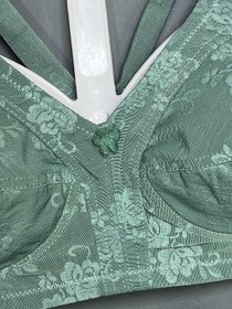 تصویر سوتین گل‌دار مردی کد 1619310 